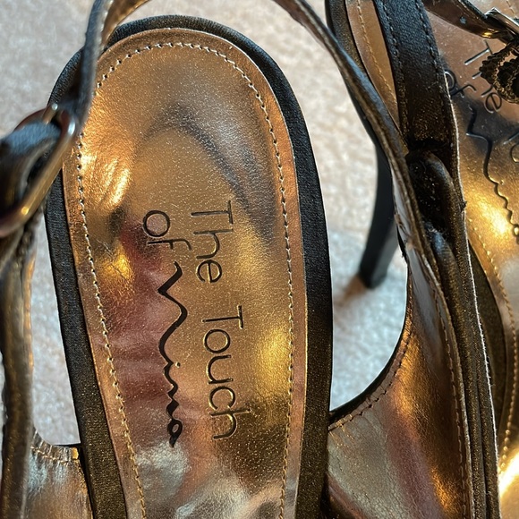 The Touch of Nina Black and Silver High Heels - Picture 2 of 5